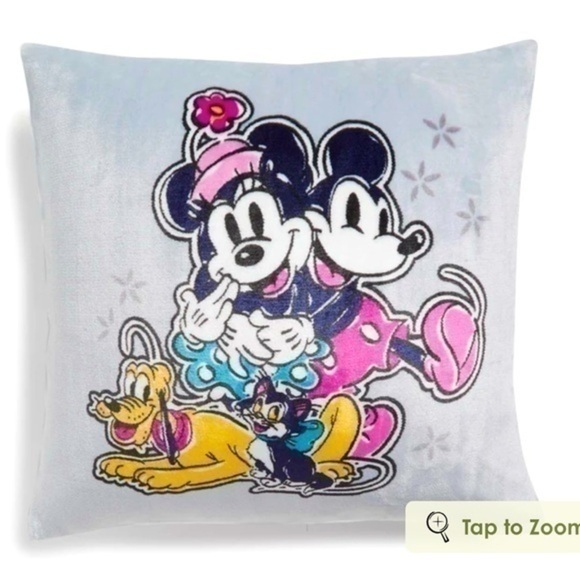 Vera Bradley Other - Disney’s Vera Bradley Mickey, Minnie & Pluto Throw Pillow - NWT - RETIRED!